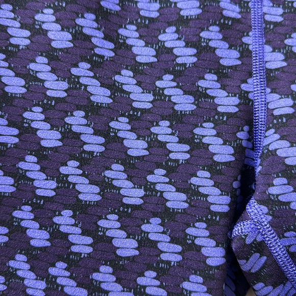 LIKE NEW! Ivivva Print Rhythmic Tight - Picture 7 of 9